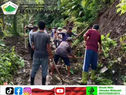 Gotong Royong Pembersihan Tanah Longsor di Banjar Dinas Kangina